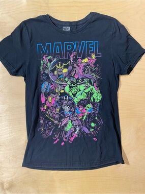 Marvel Black Graphic Tee with Superhero Print Medium (RI)
